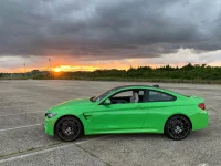 Verde Mantis BMW M4 (1).webp